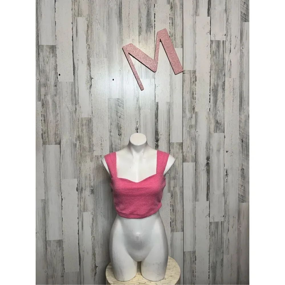 Pink crop top size MED